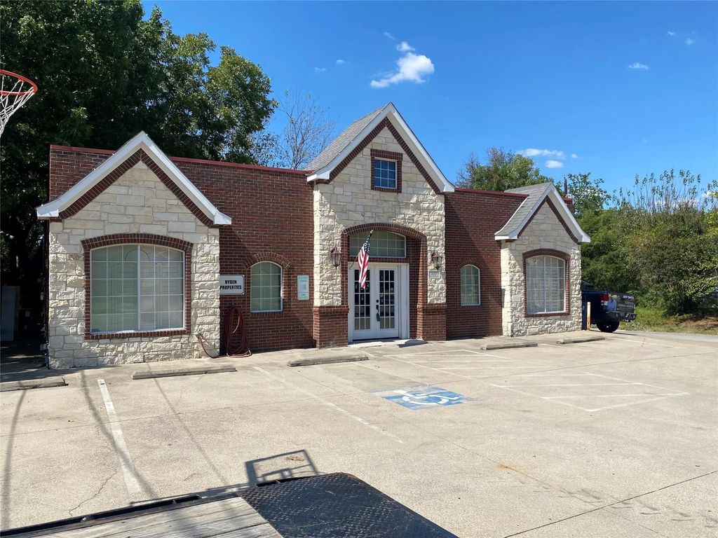 800 W 2nd Avenue, Corsicana