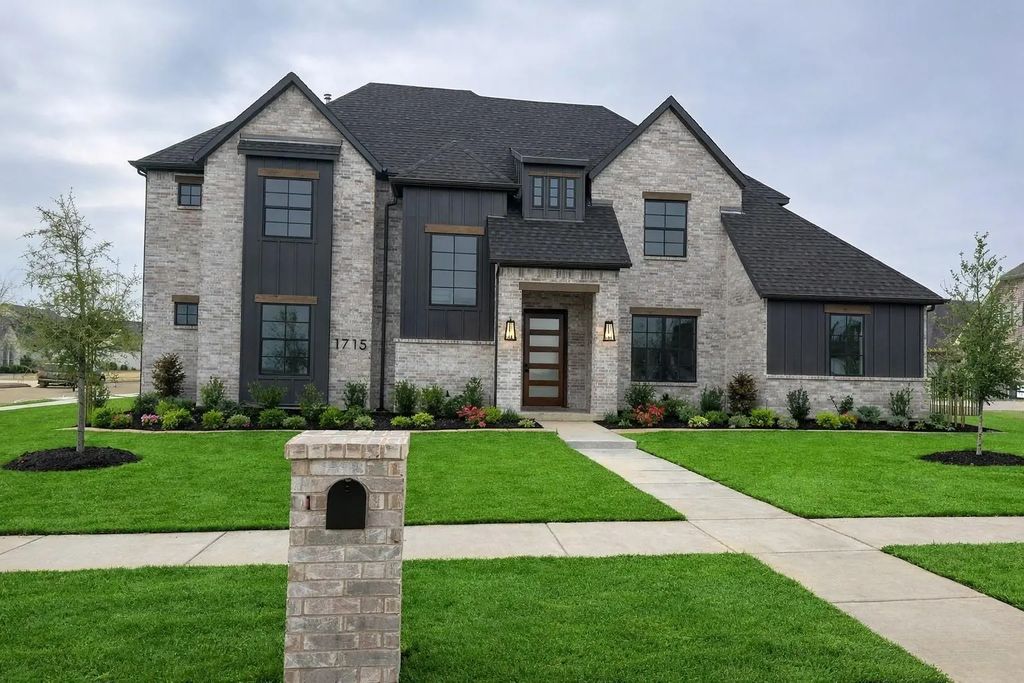 1715 Eagle Glen Pass, Gunter