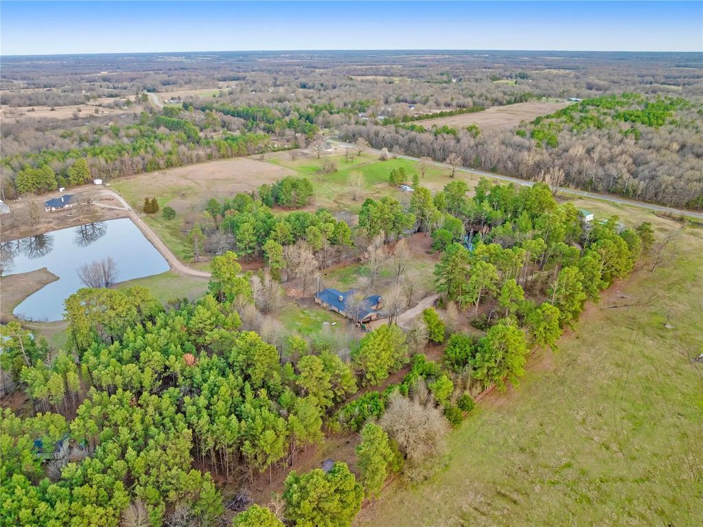 79 County Road 44190, Powderly