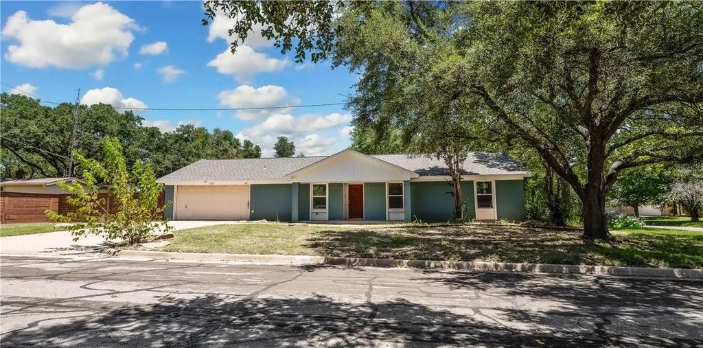 7025 Canterbury Drive, Waco