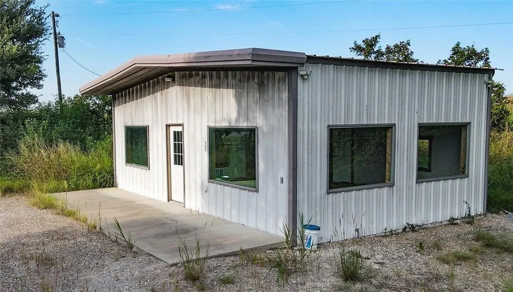 4775 State Hwy 77 Highway, Chilton