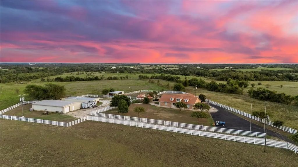 1064 Warren Road, Lorena