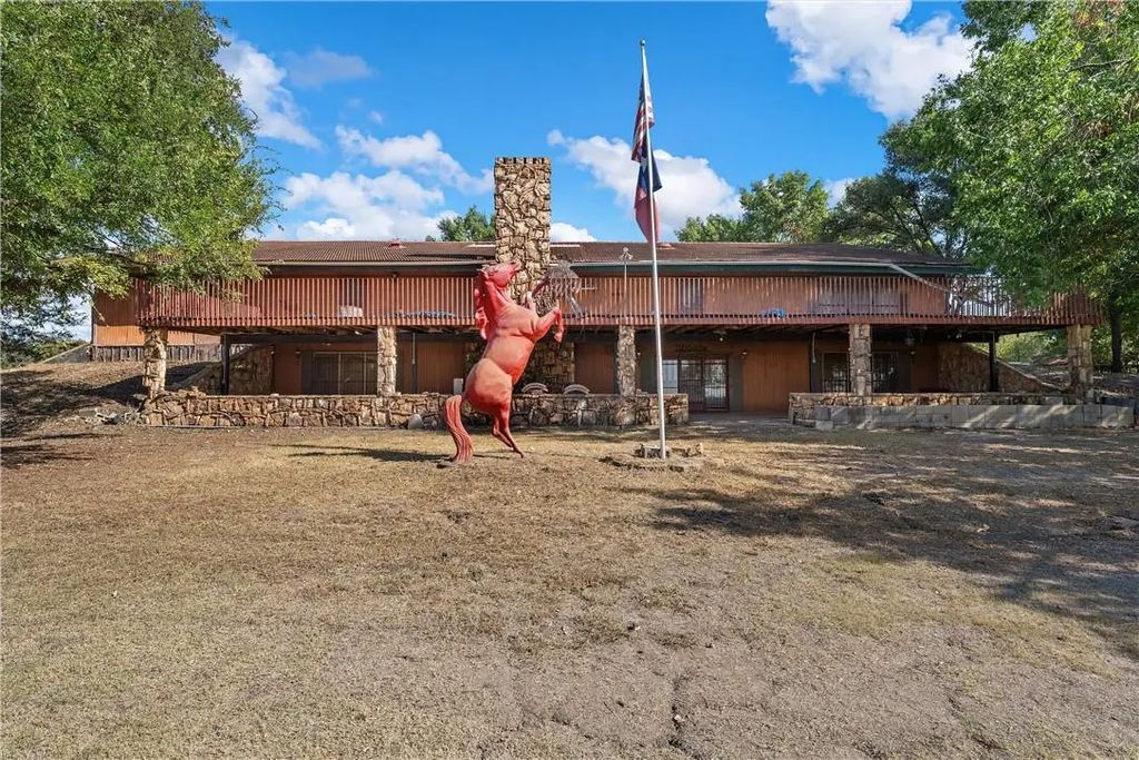 1 Mesquite Tree Avenue, Marlin