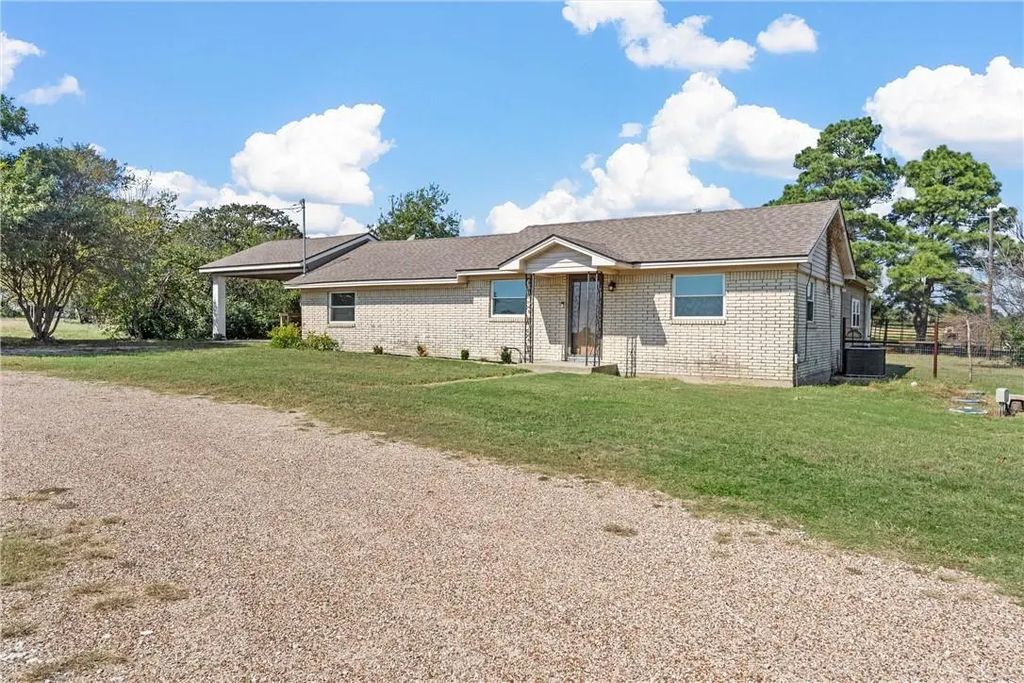 3166 Tokio Road, West
