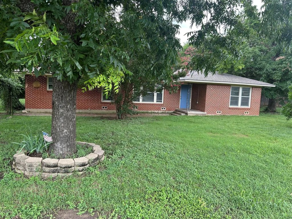 511 N Robinson Drive, Robinson
