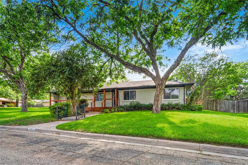 2300 Starr Drive, Waco