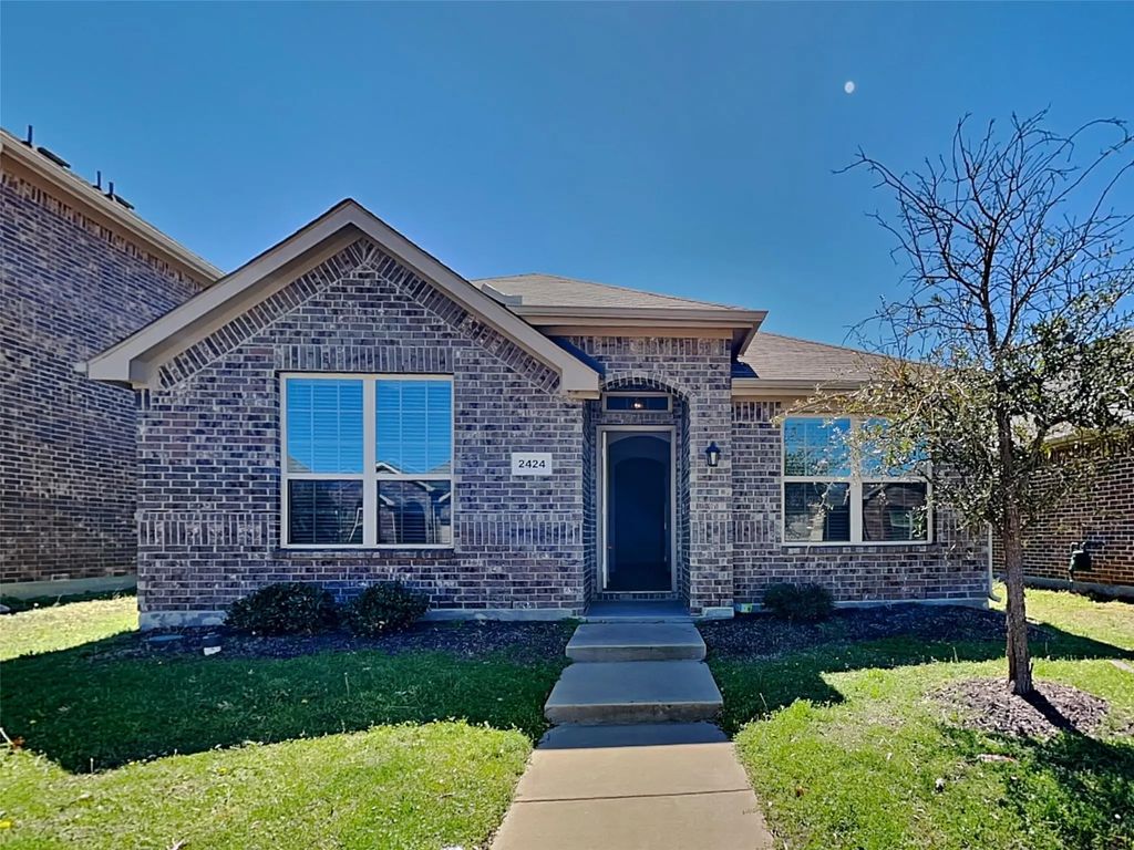 2424 Evening Stone Drive, Little Elm