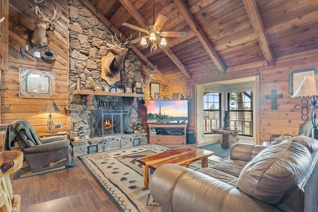 26982 Fm 902, Collinsville