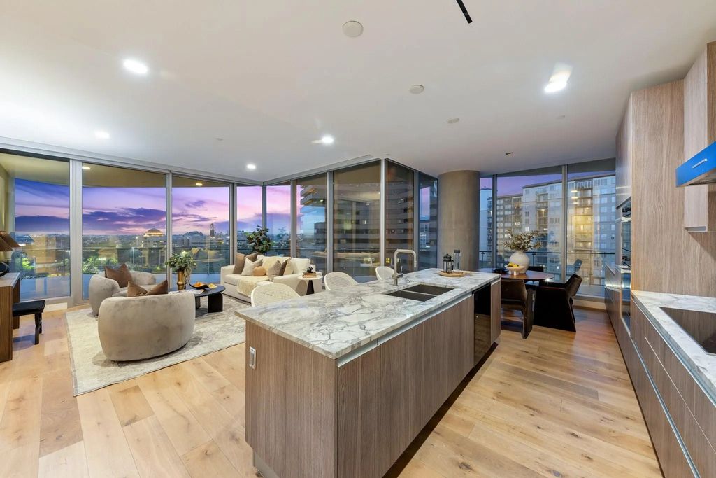 3130 N Harwood Street 804, Dallas