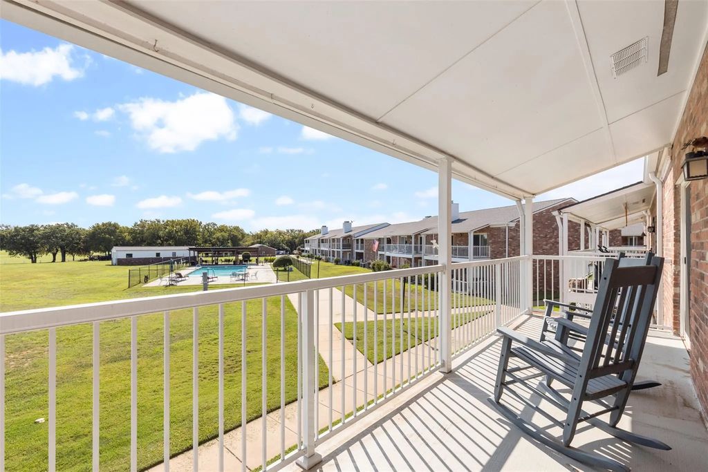 8511 Westover Court 217, Granbury