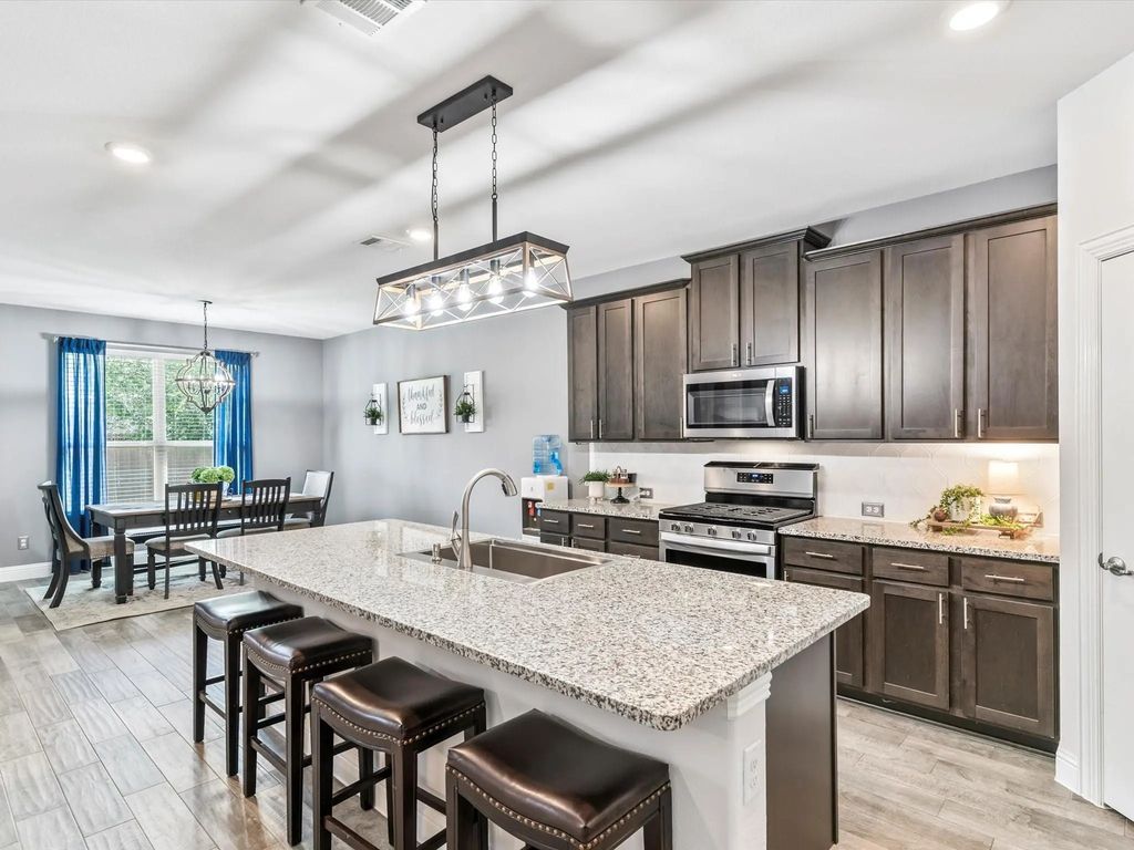 2804 Faro Road, Aubrey