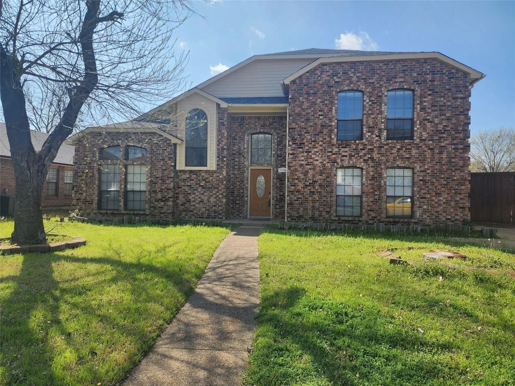 7102 Lo Chalmers Lane, Garland