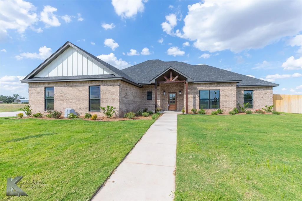 120 Logan Trail, Abilene