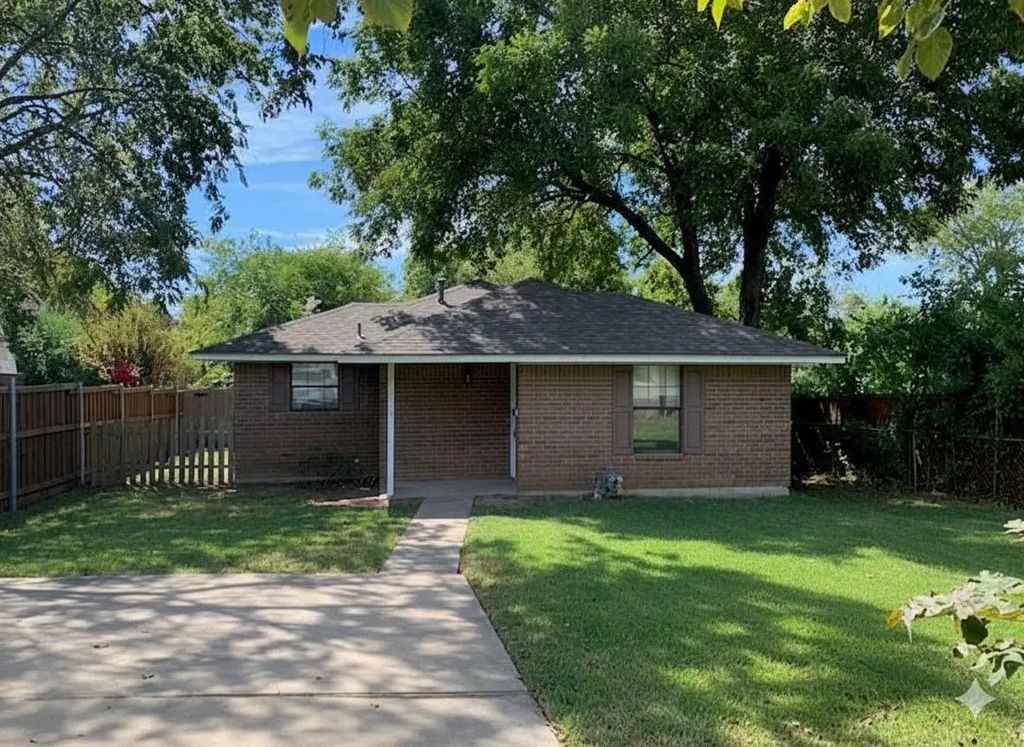 1005.5 Pine Street 1005.5, McKinney