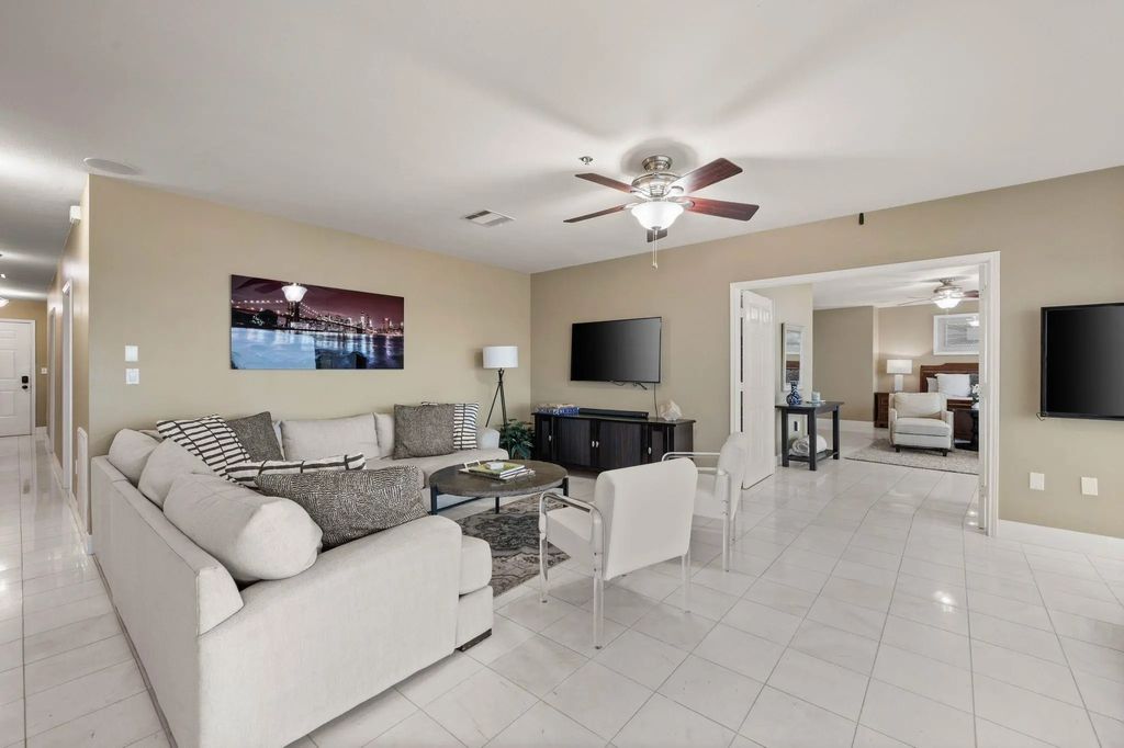 3575 Lone Star Circle 607, Fort Worth