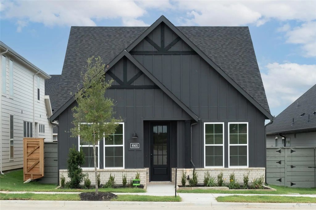 8905 Acorn Avenue, Justin