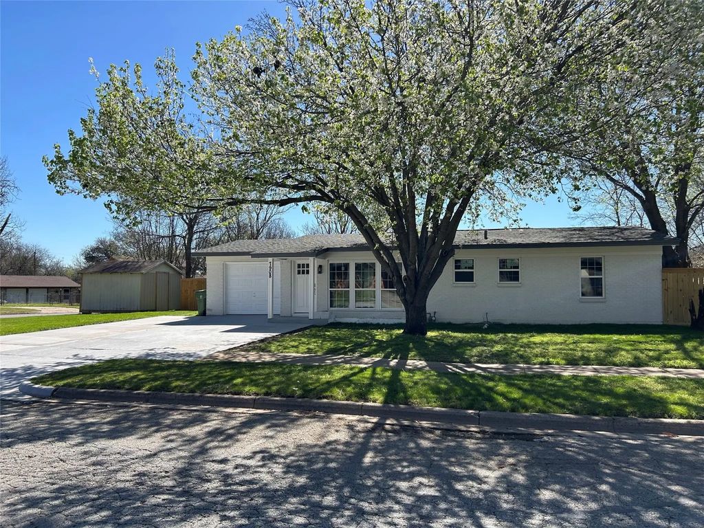 7908 Lazy Lane Road, North Richland Hills