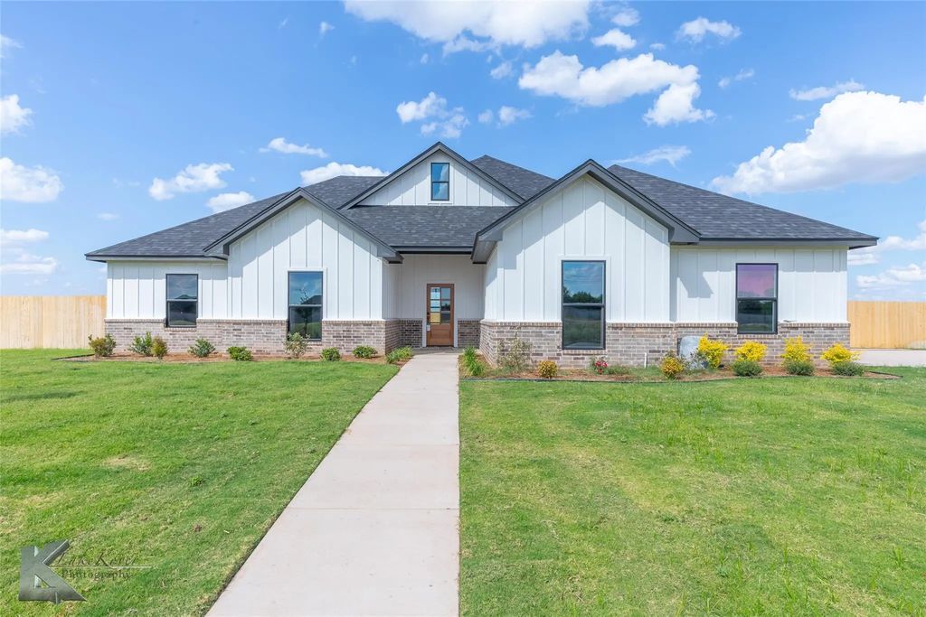 130 Logan Trail, Abilene