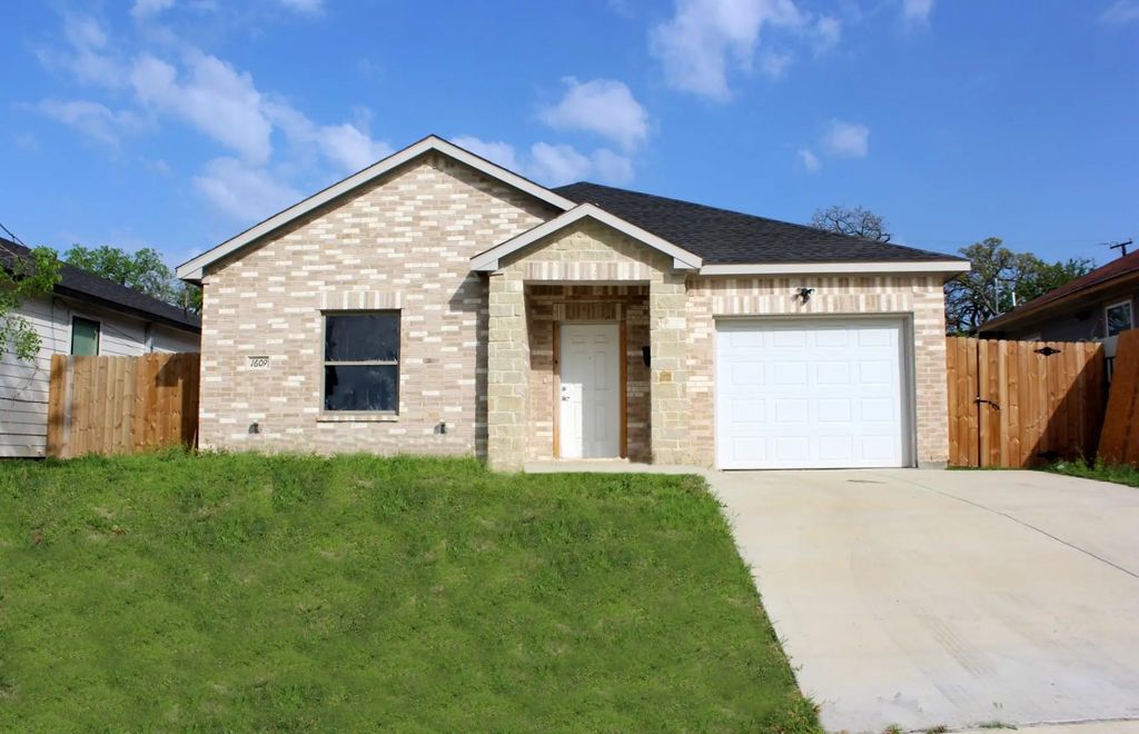 1609 Pine Street, Dallas