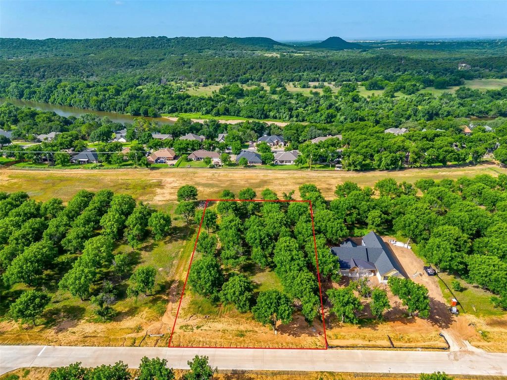 2391 E Landings S, Granbury