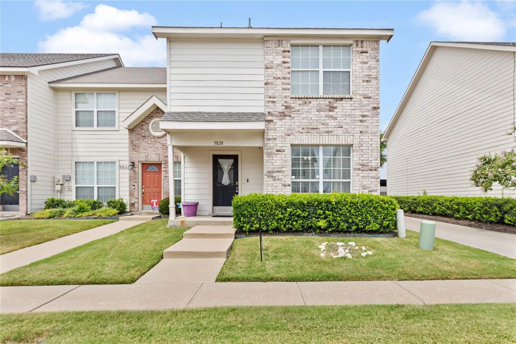 5828 Giddyup Lane, Fort Worth