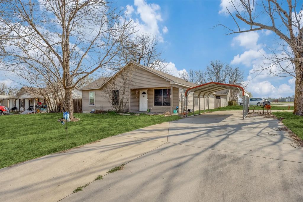 505 S Magnolia Street, Pottsboro