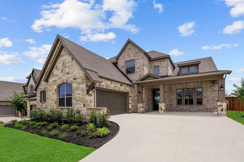 604 Crystal View Drive, Mansfield