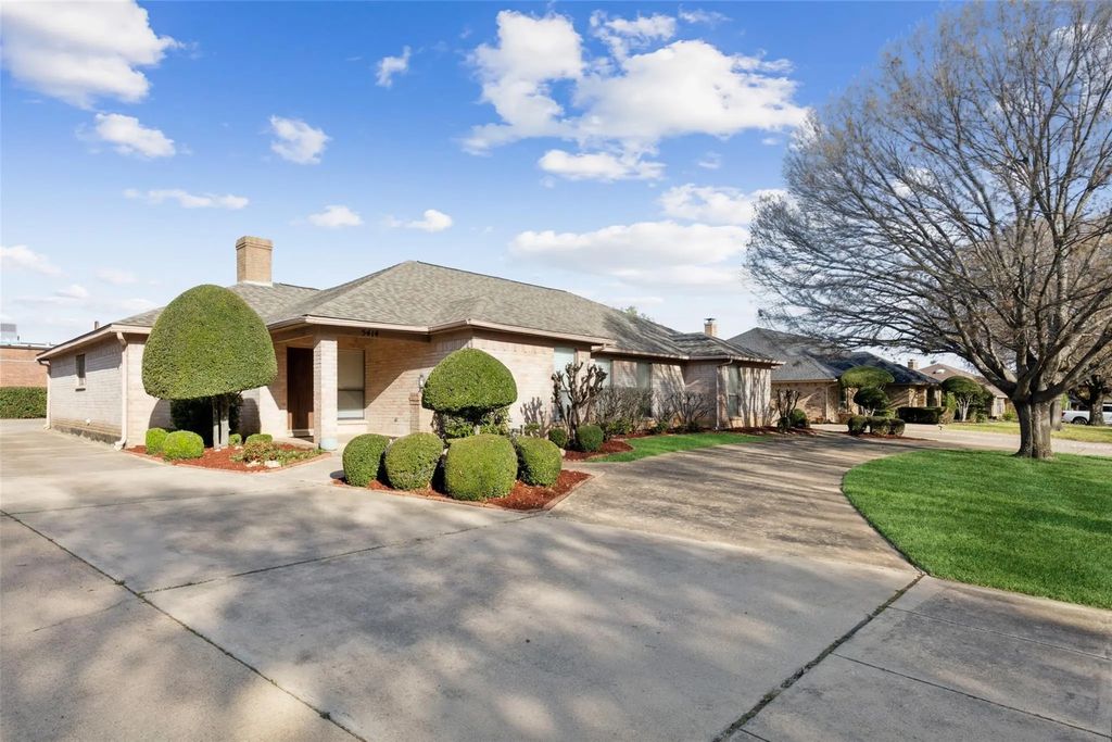 5412 Ledgestone Drive, Fort Worth