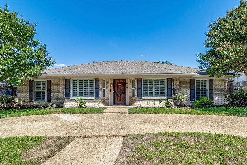 7211 La Sobrina Drive, Dallas