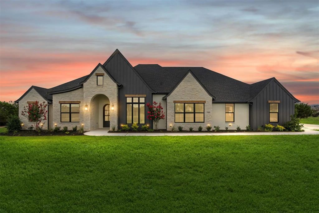 7103 Heathington Court, Granbury