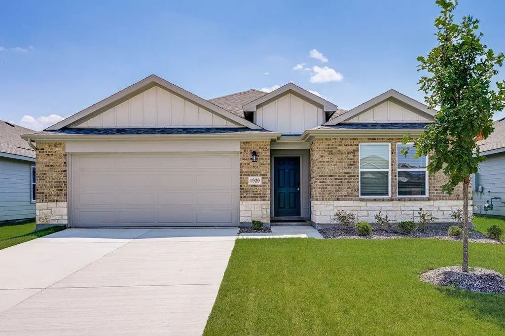 1920 Coleto Road, Crandall