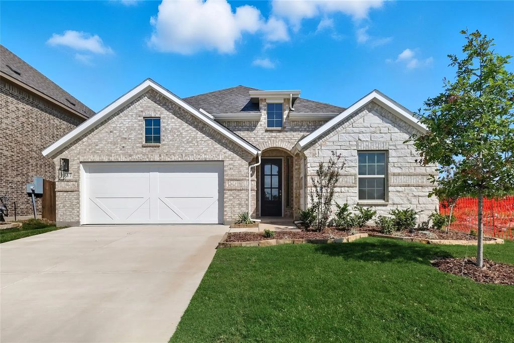 817 Alderwood Drive, Red Oak