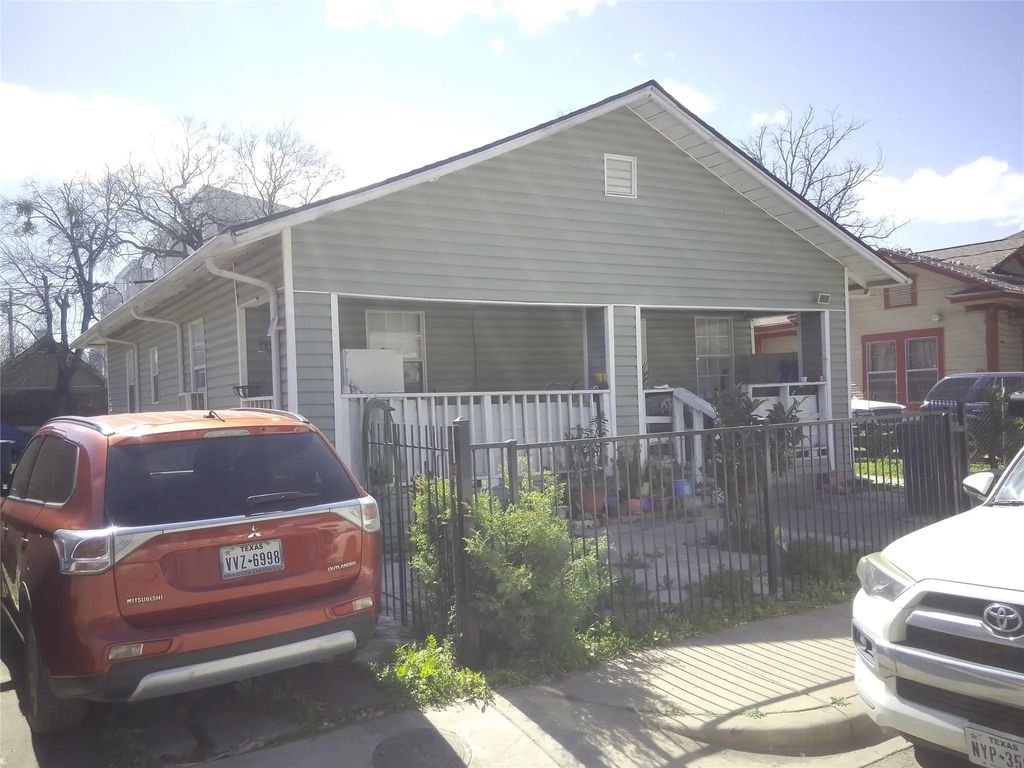 1515 Holly Avenue, Dallas