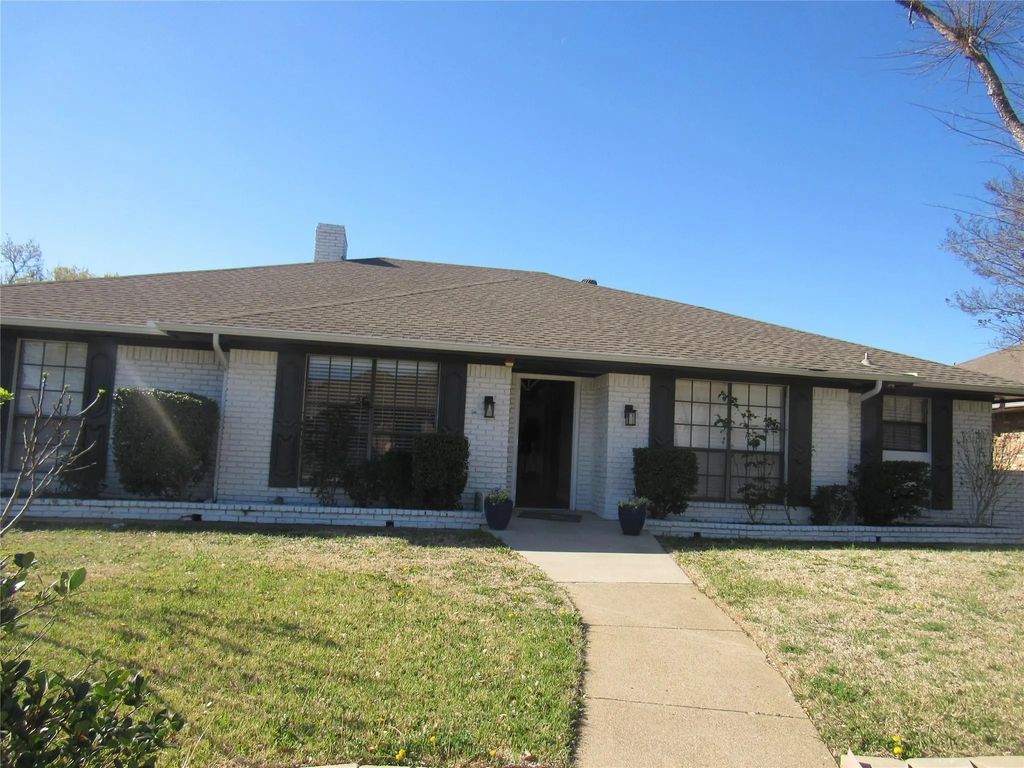 9754 Amberley Drive, Dallas
