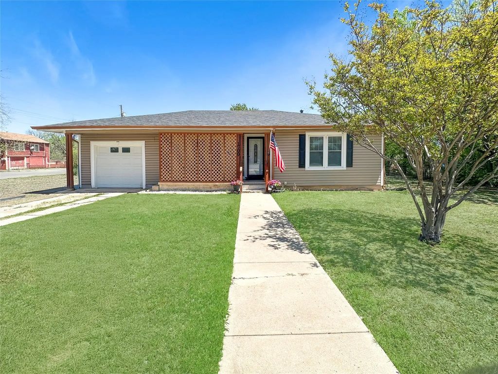 1700 4th Street, Brownwood