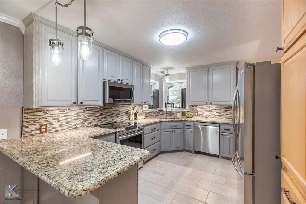 624 Pleasant Lane, Clyde