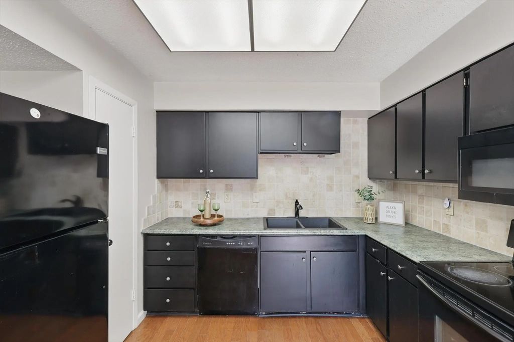 2700 Stonehaven Court, Irving
