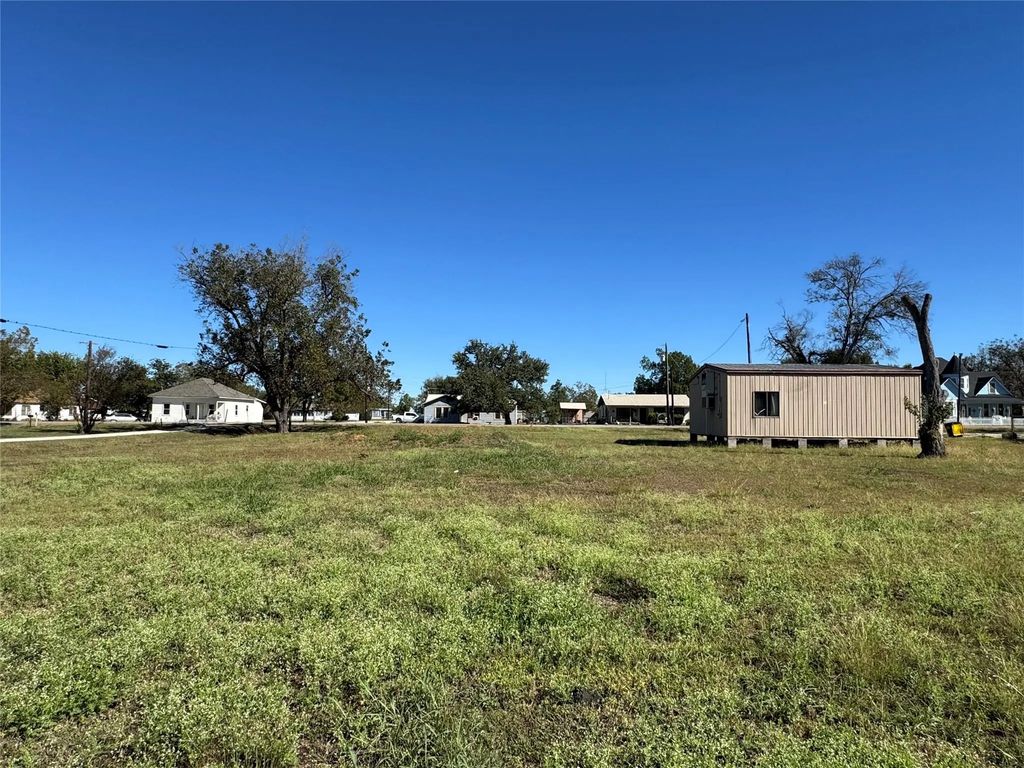 301 Judge Hailey Drive, Lott