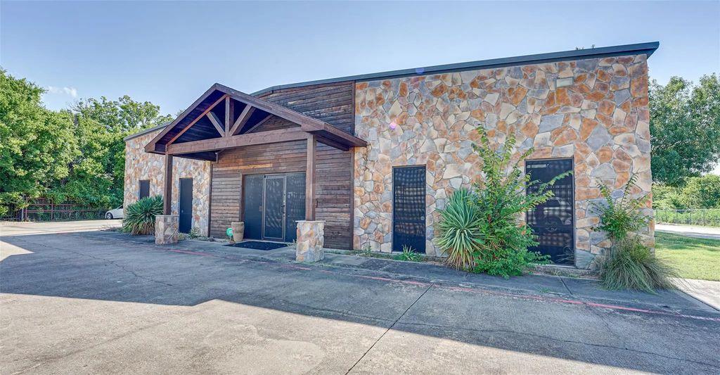 650 S Interstate 35 Road, Red Oak