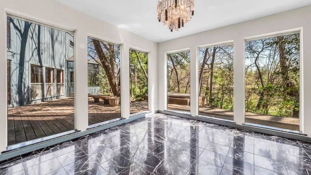 3724 Wooded Creek Drive, Farmers Branch