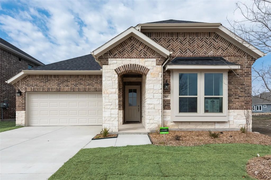 2905 Hanscom Street, Forney