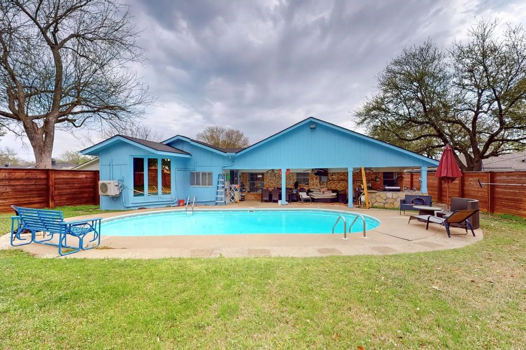 3213 Spring Valley Drive, Bedford