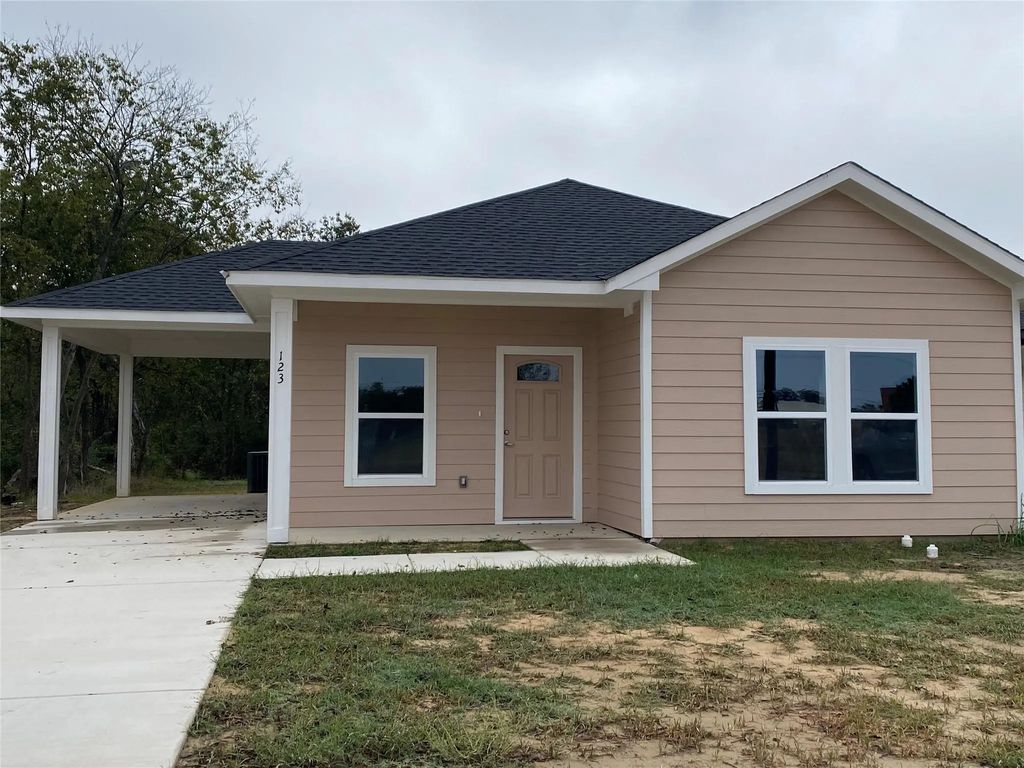 123 E 13th Avenue, Corsicana