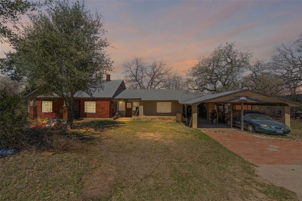 6001 E Highway 67, Alvarado