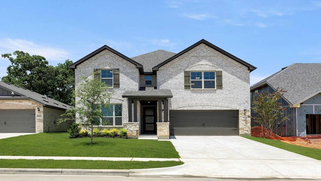 1516 Edgeway, Aubrey