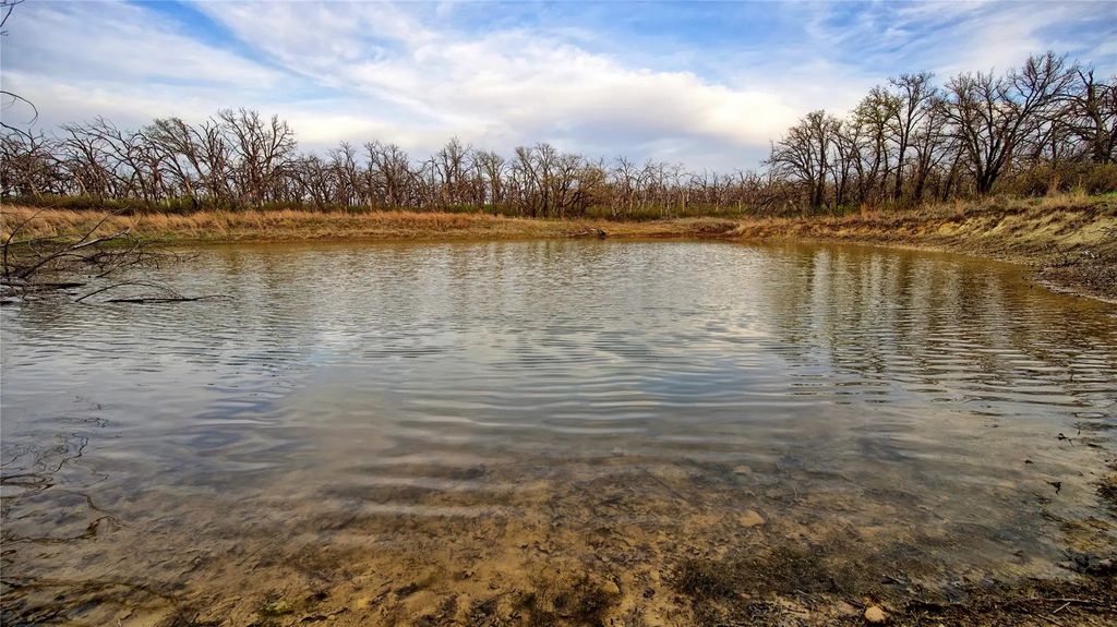 575 Weaver Road, Nocona