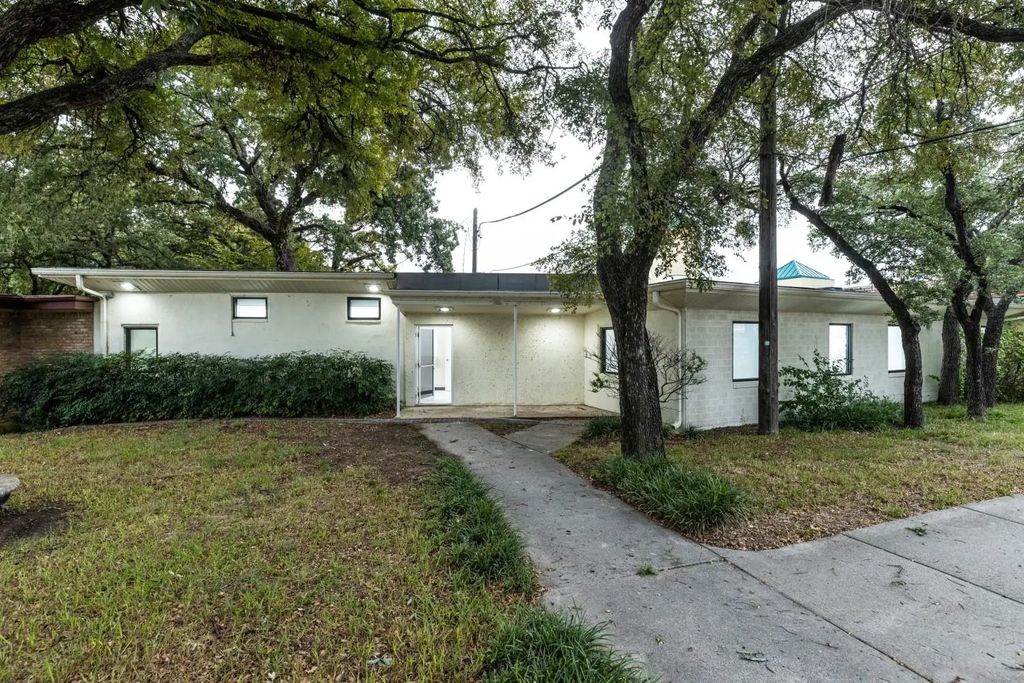 112 Denver Trail, Azle