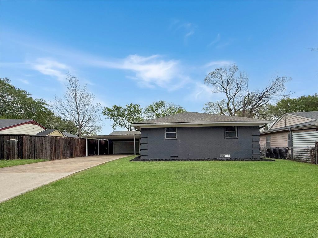 1717 Globe Avenue, Blue Mound