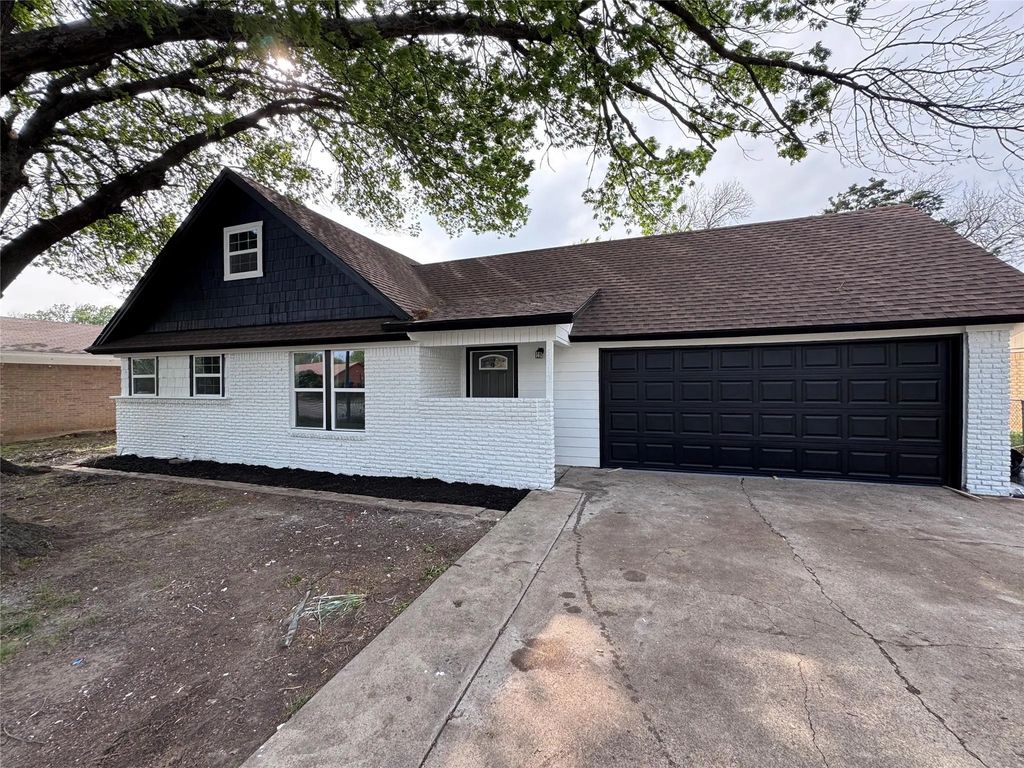5812 Mccart Avenue, Fort Worth
