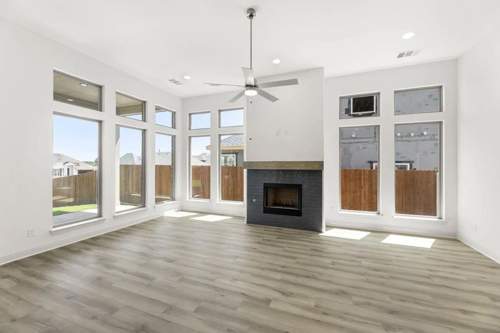 2605 Steve Street, Burleson